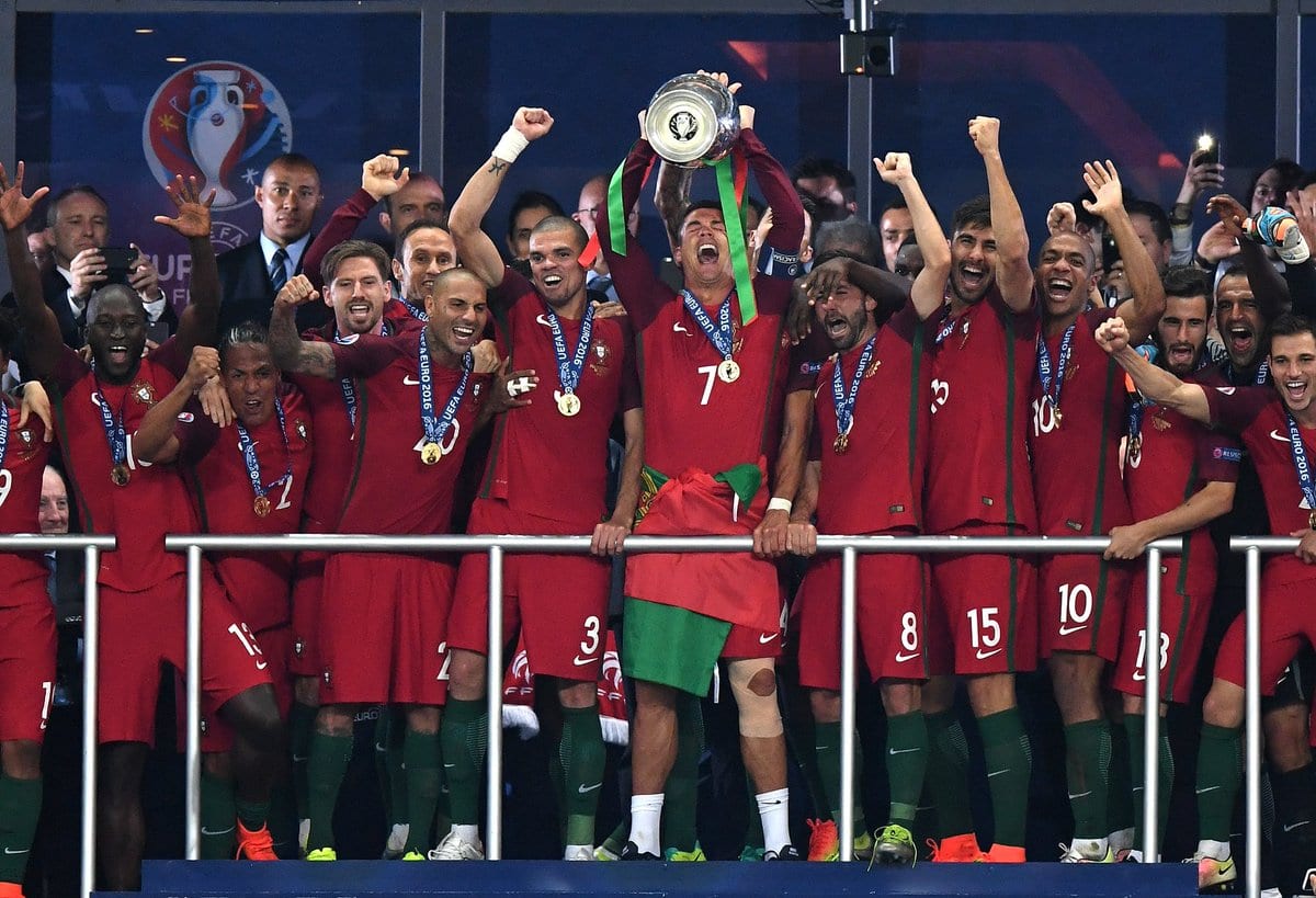 הנפת גביע היורו 2016 - פורטוגל
